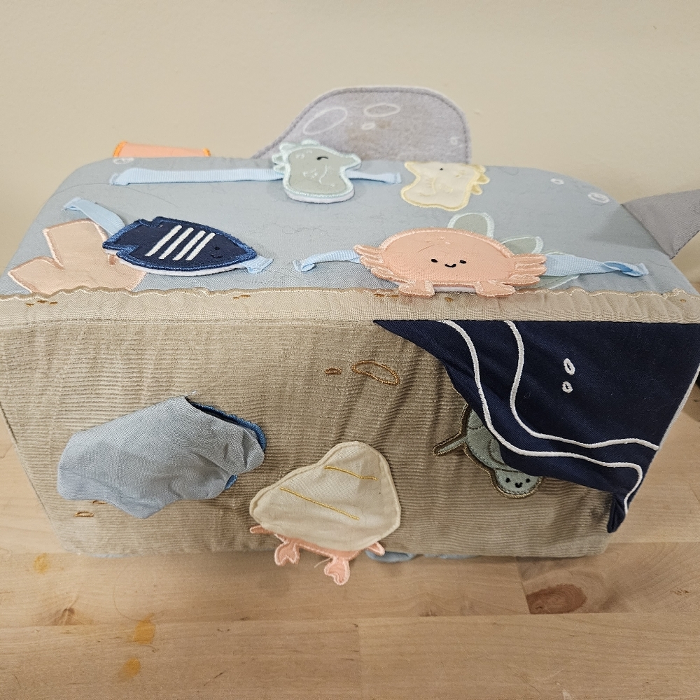 Kiwico tummy time block